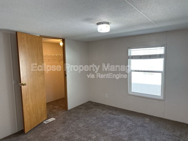 Building Photo - 178 Hollyberry Way