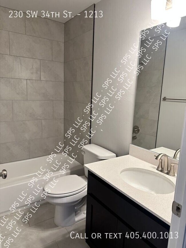 Building Photo - 230 SW 34th St