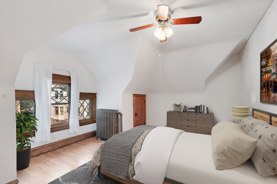 Primary Bedroom - 911 Lincoln Ave