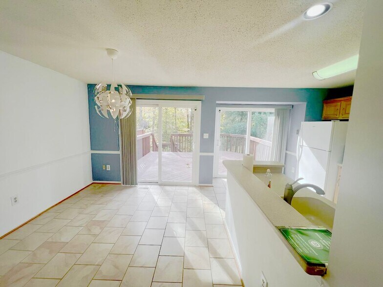 Building Photo - 11570 Hill Meade Ln