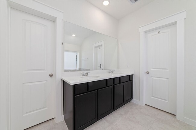 Building Photo - 4712 Peony Grn Dr