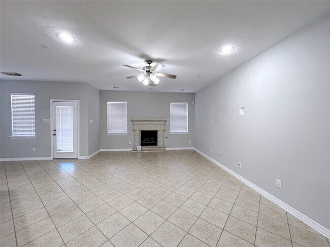 Building Photo - 5523 Baby Blue Ln