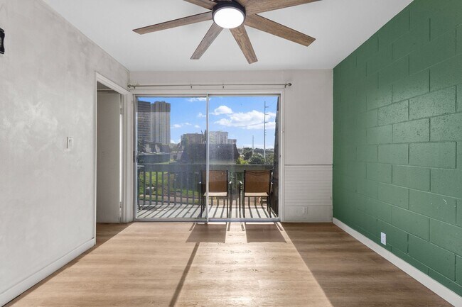 Building Photo - Spacious 3-Bedroom Townhome Across from Pearlridge – Available April 5