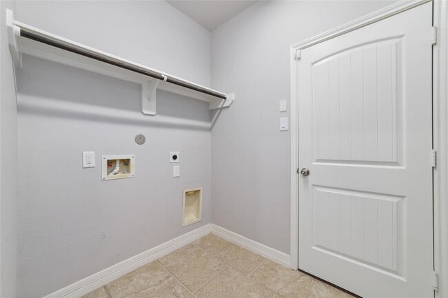 Building Photo - 21606 Hansom Dr