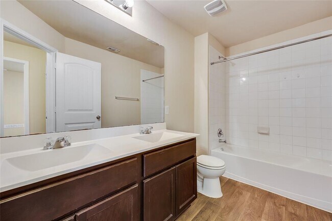 Building Photo - 3205 Ortman Dr