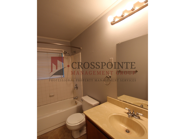 Building Photo - Beautiful 3 bedroom 2 bath home in Flint! Lease Take Over!