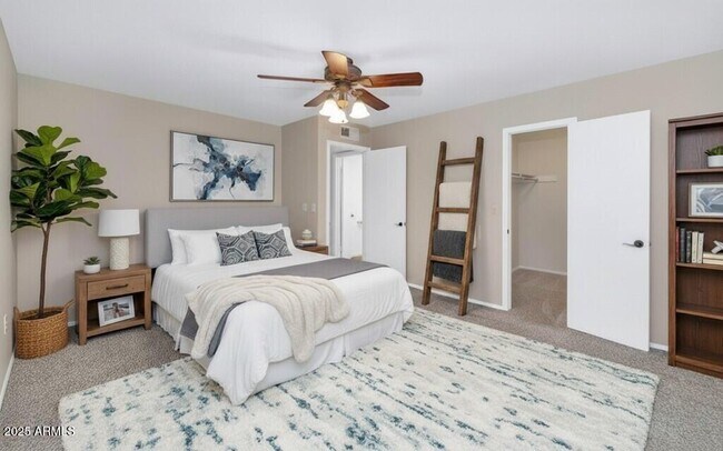 Building Photo - 5726 N 10th St