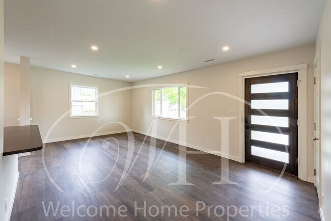 Building Photo - Country Living in Gorgeous 2 Bedroom Home Near Town