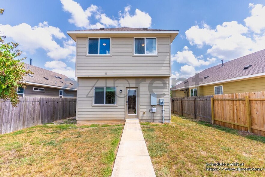 Building Photo - 215 Friendship Oak Dr