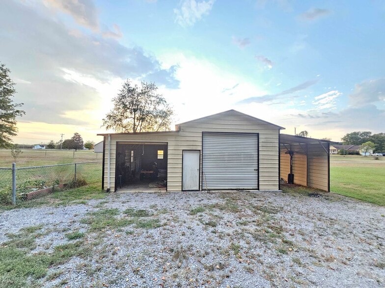 Building Photo - 4797 E Richmond Shop Rd