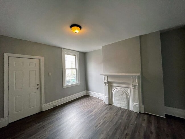 Building Photo - 3/1 Rowhouse Available To Rent in Upper Lawrenceville - Available April!!