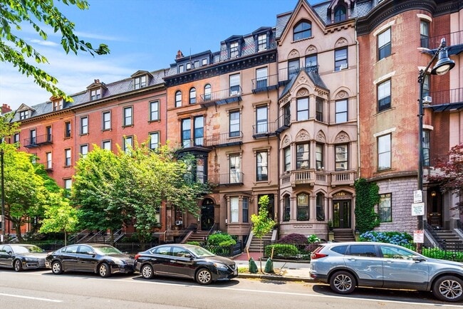 Building Photo - 163 Beacon St