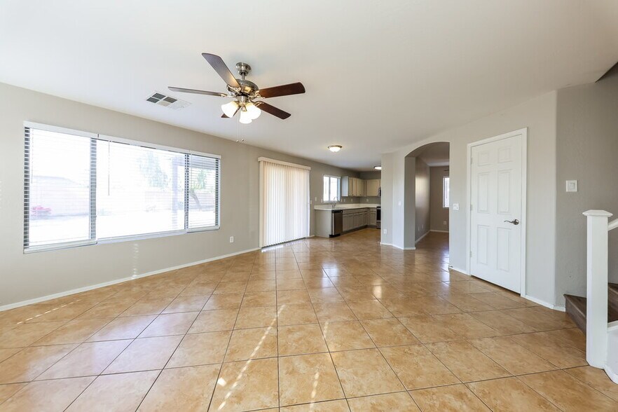 Building Photo - 1304 S 159th Ave