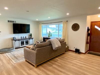 Building Photo - 209 Princeton Rd