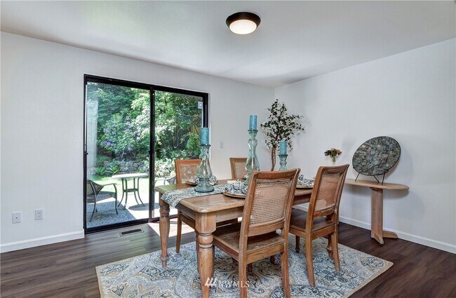 Building Photo - 14319 NE 84th Ct