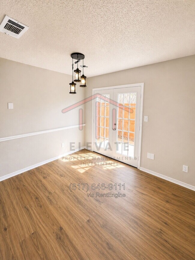 Building Photo - 5912 Holiday Ln