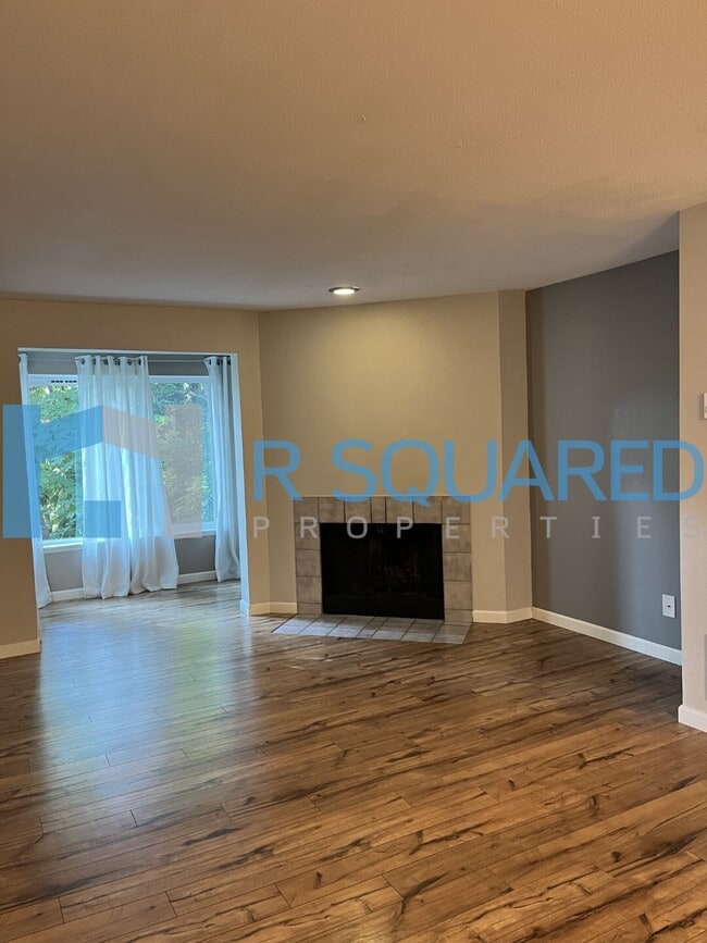 Building Photo - 975 Aberdeen Ave NE