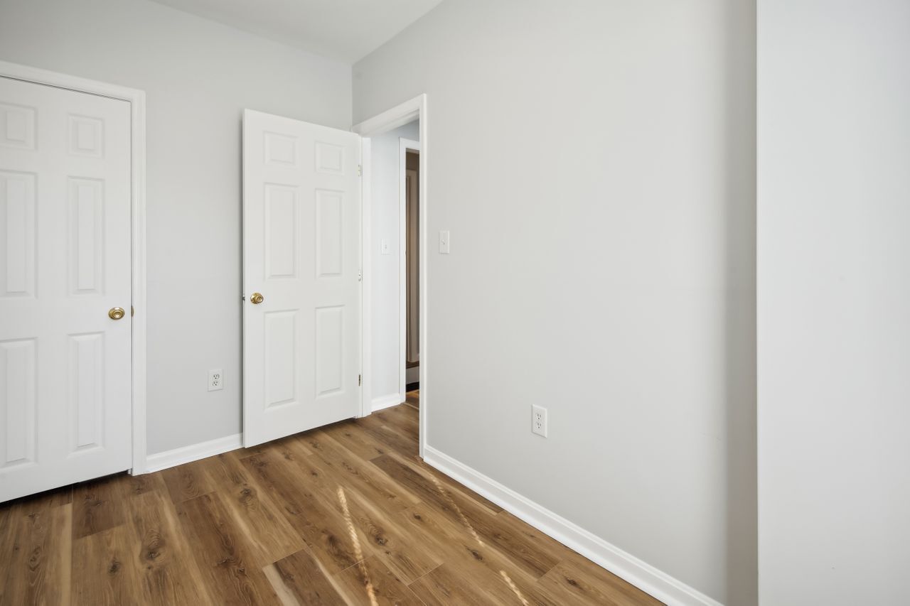 Building Photo - 1110 3rd St NE