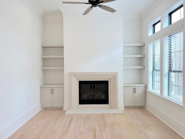 Building Photo - 2122 Blalock Rd