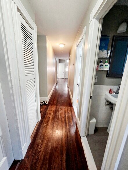 Building Photo - 23 Evergreen St