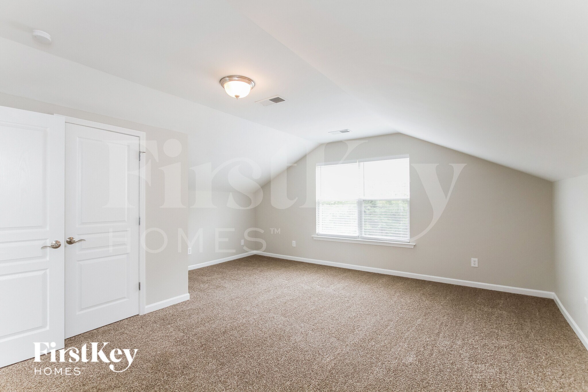 Building Photo - 7531 Coastal Way