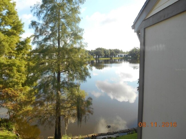 Building Photo - 284 Woodlake Wynde