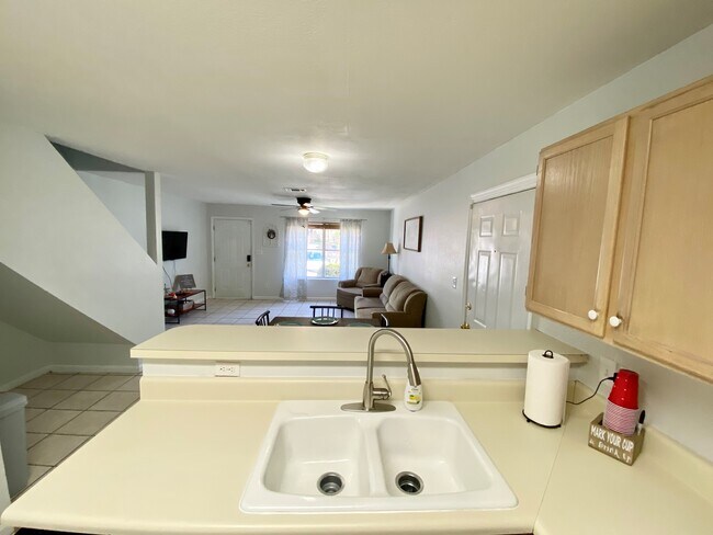 Building Photo - 786 Timberwood Cir E