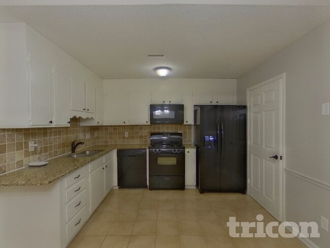 Building Photo - 2500 Justin Ct