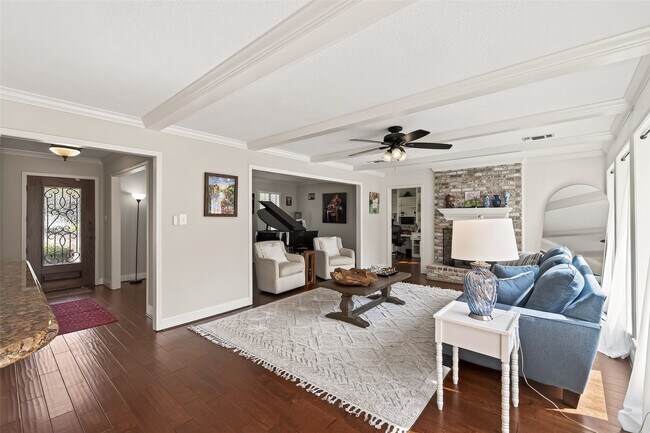 Building Photo - 15843 Foxgate Rd