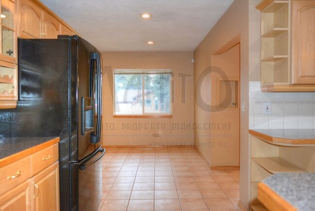 Building Photo - **COMING SOON** Spacious Wandermere Area Home