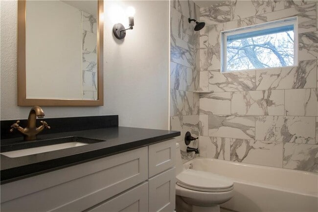 Building Photo - 409 Dove Haven Dr
