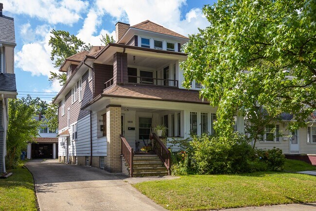 Primary Photo - 3250 Berkshire Rd