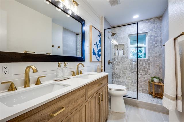 Building Photo - 1200 Tipps Rd