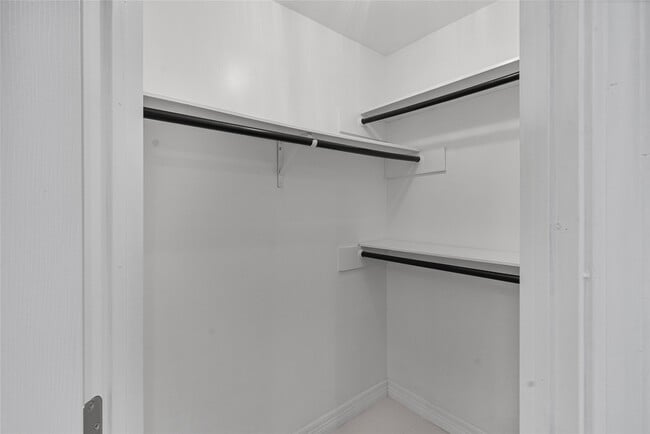 Building Photo - 8033 Oakwood Forest Dr