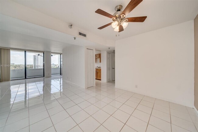 Building Photo - 1500 N Ocean Blvd