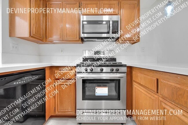 Building Photo - 902 California Privado