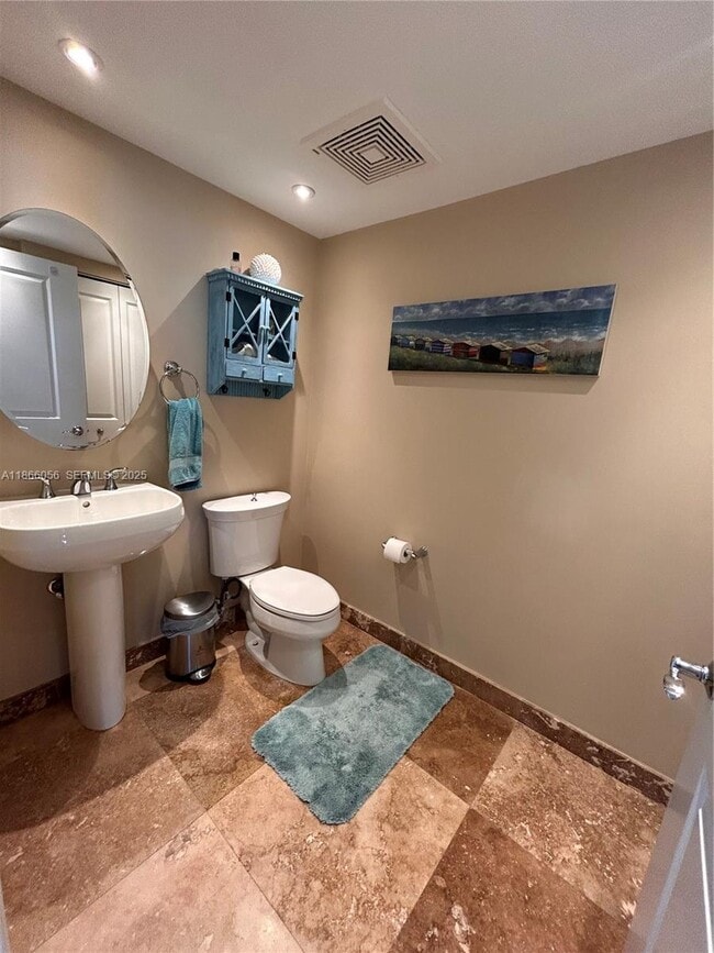 Building Photo - 610 W Las Olas Blvd