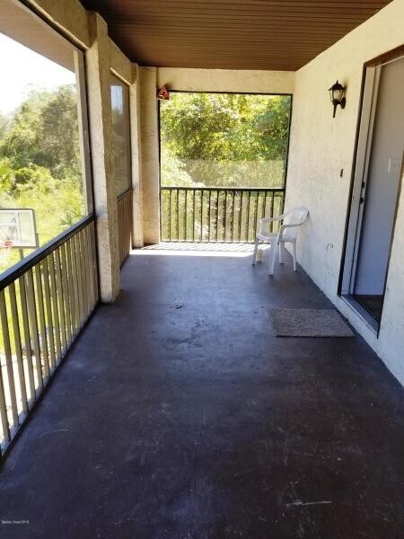 Building Photo - 2290-2296 Fox Hollow Dr.