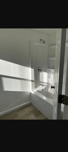 Building Photo - 4502 Jacksonville Rd