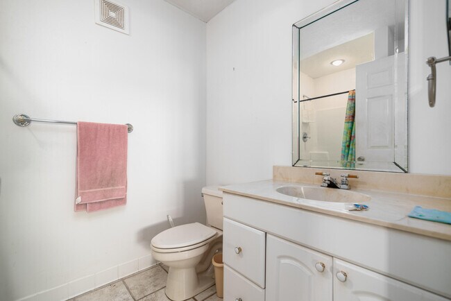 Building Photo - 202 Snug Harbour Dr