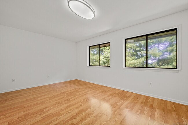 Building Photo - 250 Conestoga Way