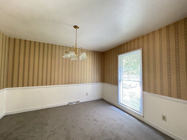 Building Photo - 7008 Crossridge Rd