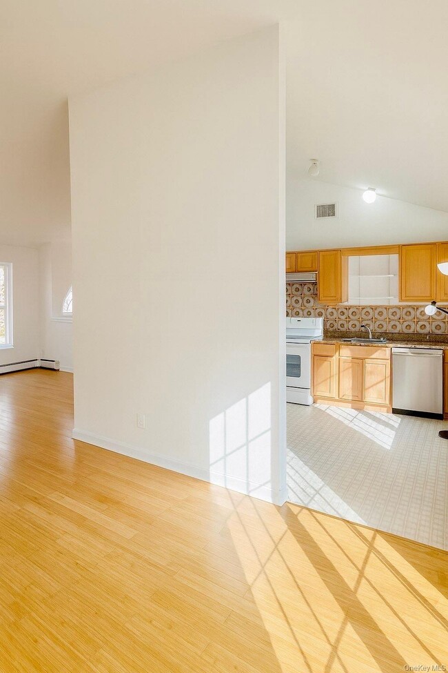 Building Photo - 18 Penny Ln