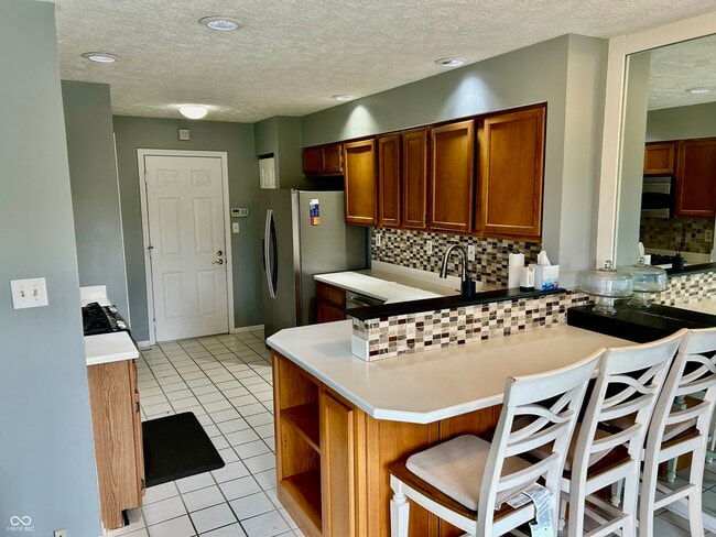 Building Photo - 312 Carriage Ln