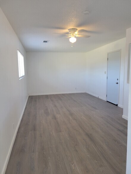 Building Photo - 20237 Mulberry St