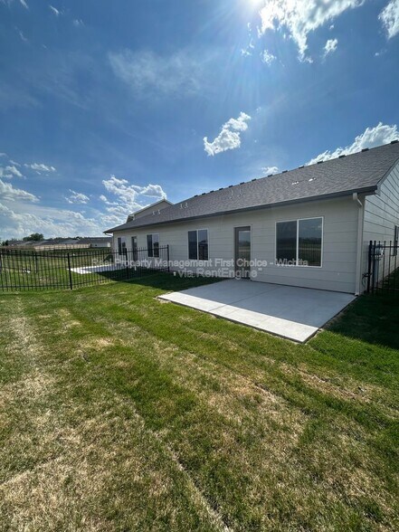 Building Photo - 157 N Gowen St