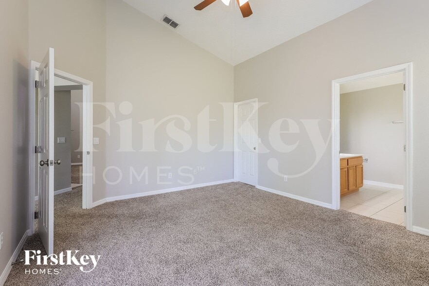 Building Photo - 745 Troon Cir
