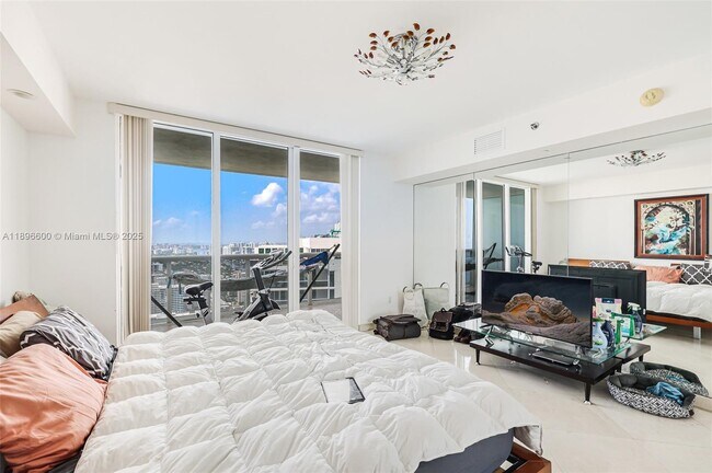 Building Photo - 1830 S Ocean Dr