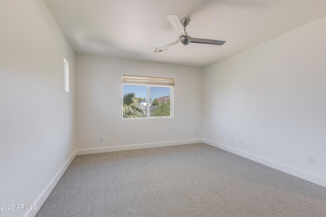 Building Photo - 4427 E Turney Ave