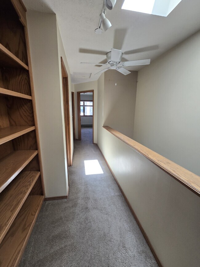Building Photo - 1611 W Koch St